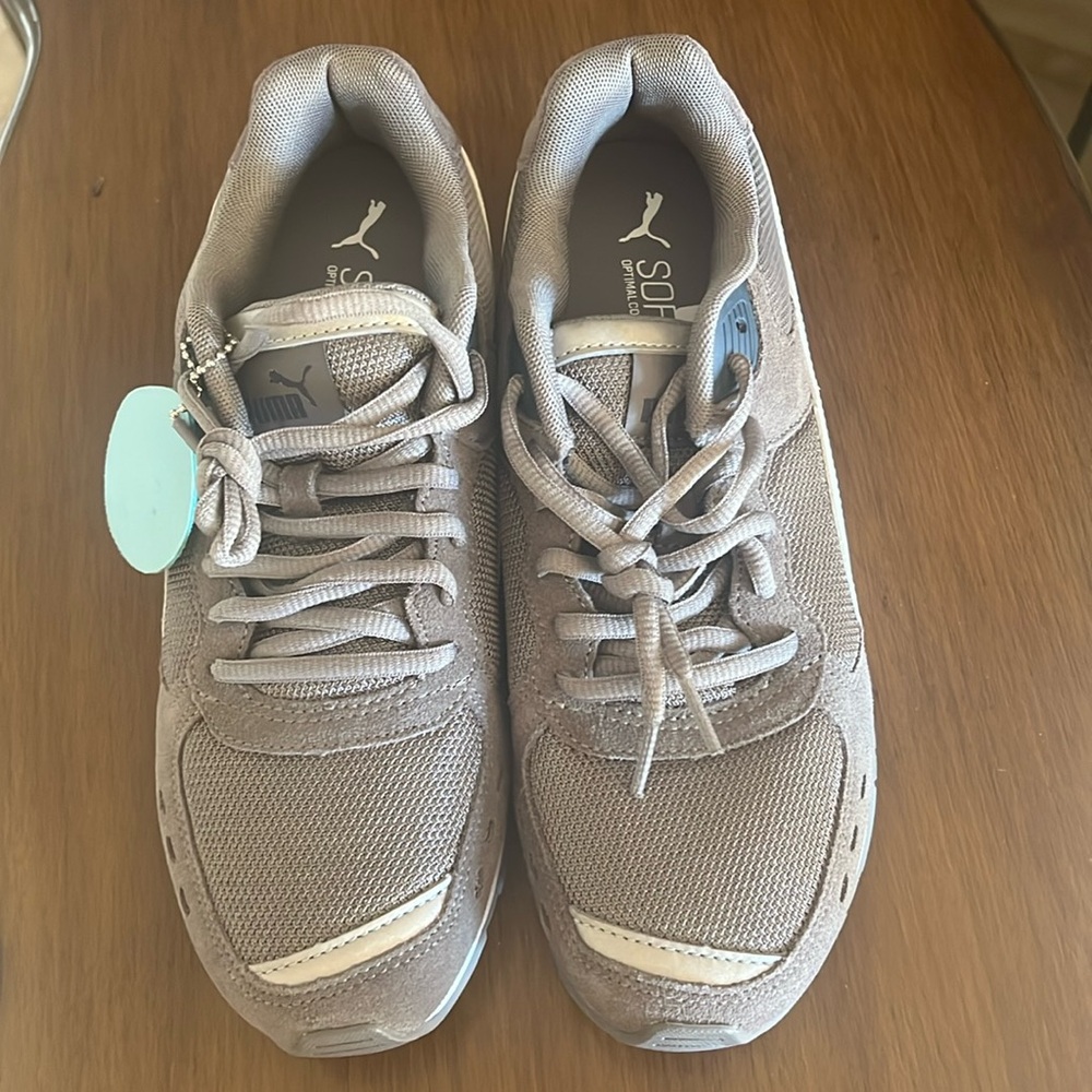 Puma vista sneakers NWOT